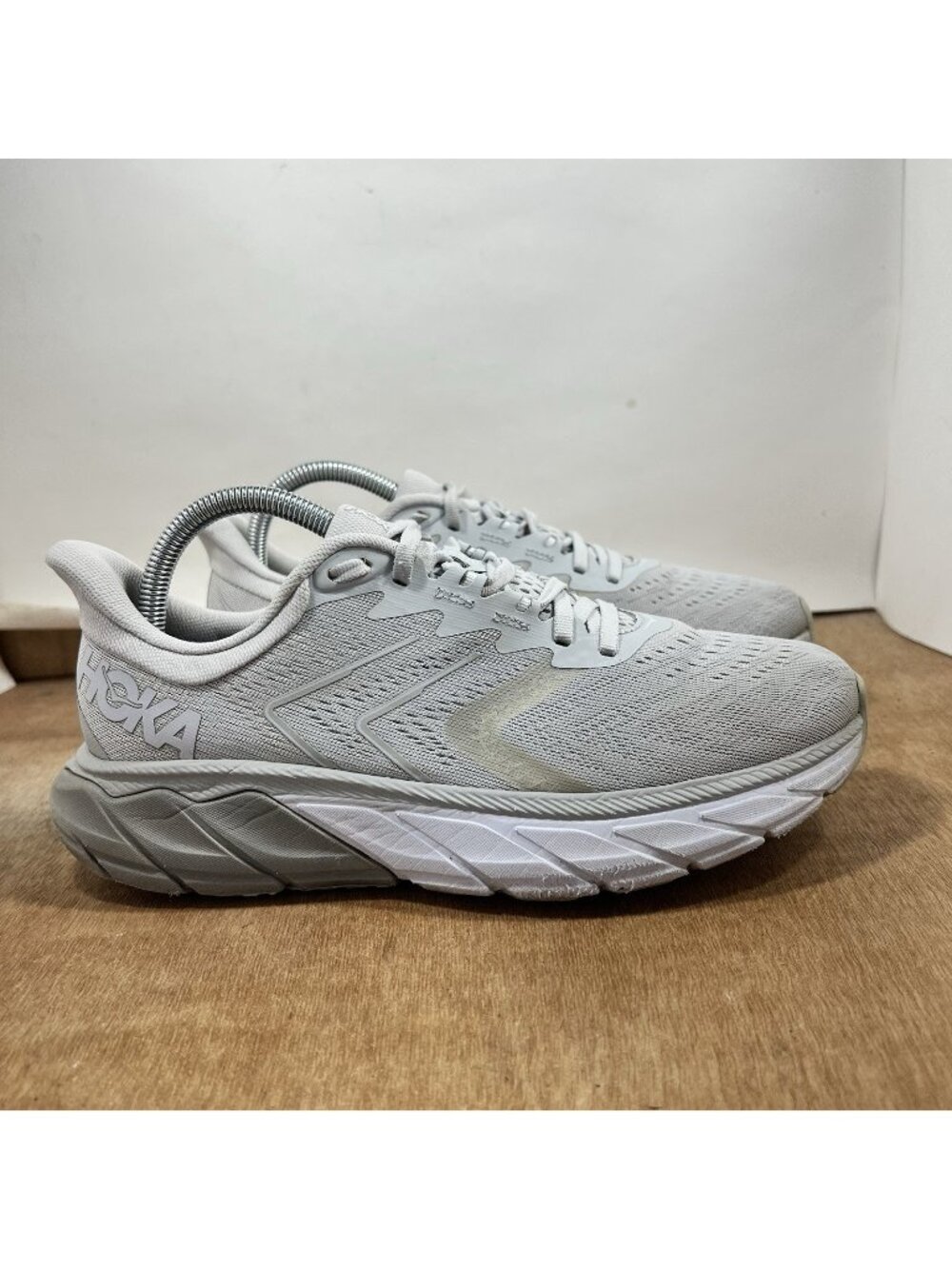 HOKA One One Arahi 5 Women Size 9 Grey Running Shoes Athletic